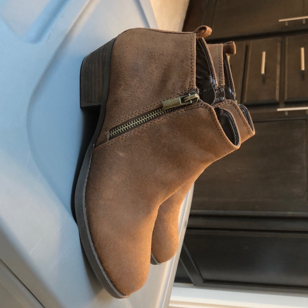 Brown Carlos Santana boots